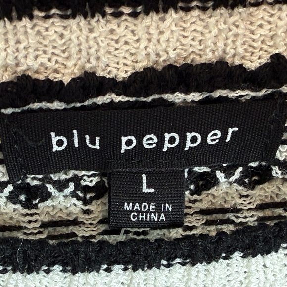 BLUE PEPPER black and white stripe Knit Sleeveless Sweater/size L - Picture 10 of 10